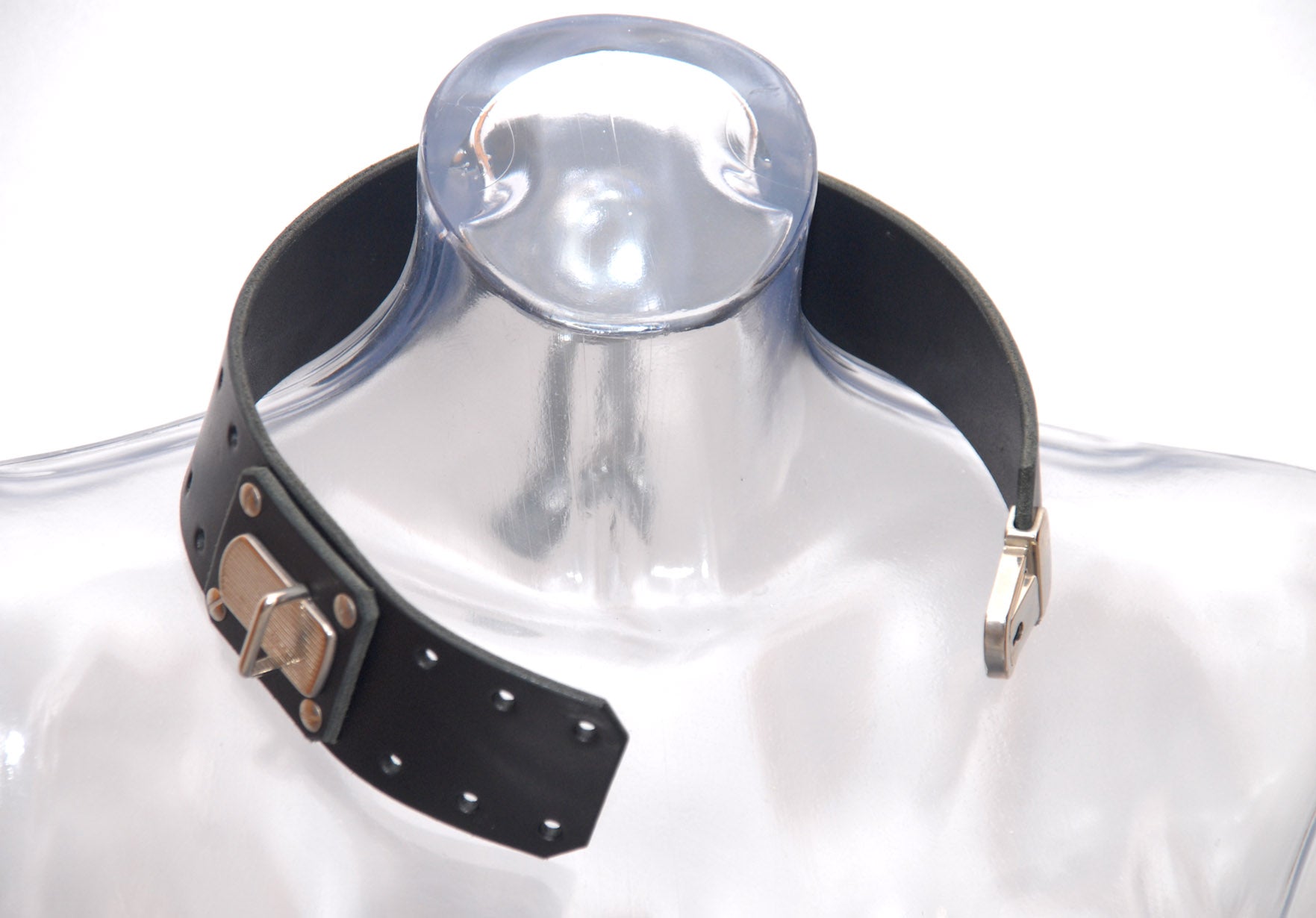 Handmade black leather posture collar with lock and keys, robust and elegant BDSM accessory